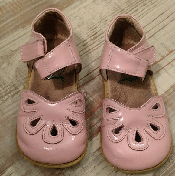 livie and luca pink petals