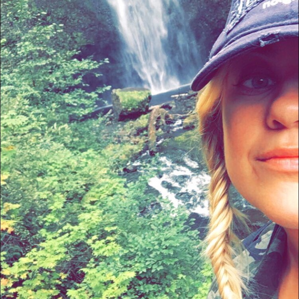 Meet your Posher, Lauren