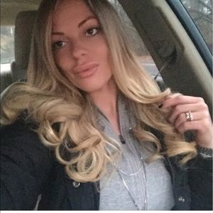 Meet your Posher, April