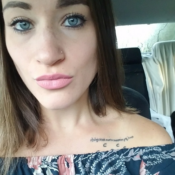 Meet your Posher, Gabrielle - Picture 2 of 4