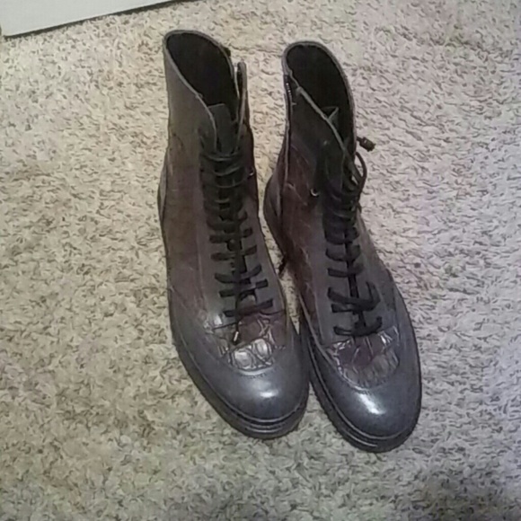 Ferragamo men boot