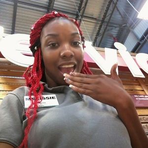 Meet your Posher, Danielle