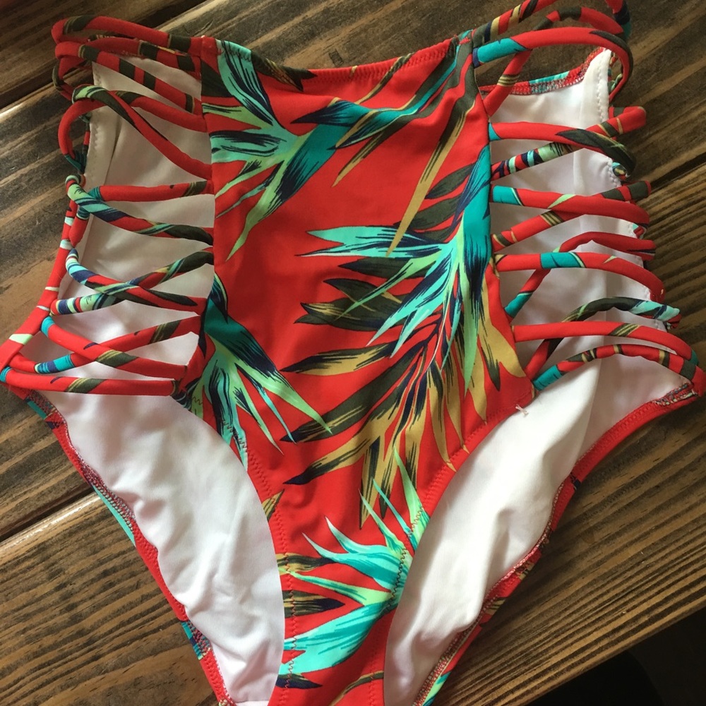 VS swimsuit bottoms M