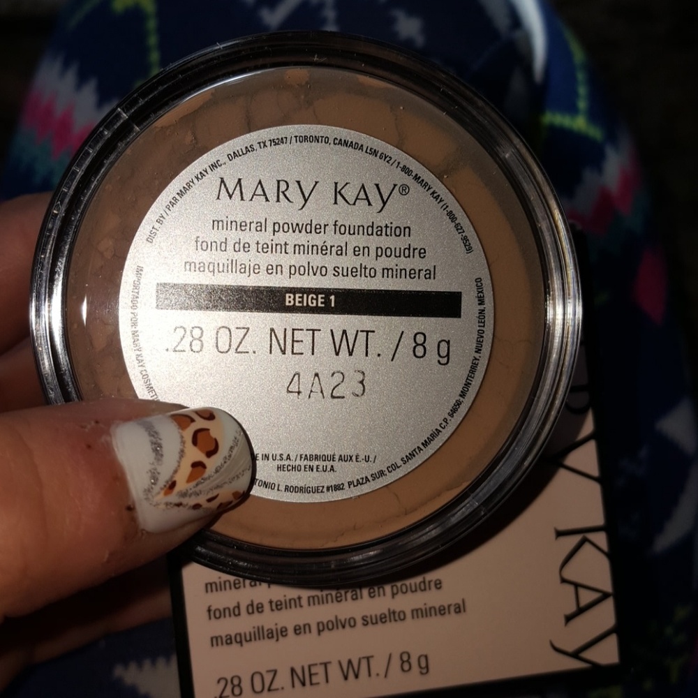 Mary kay mineral powder