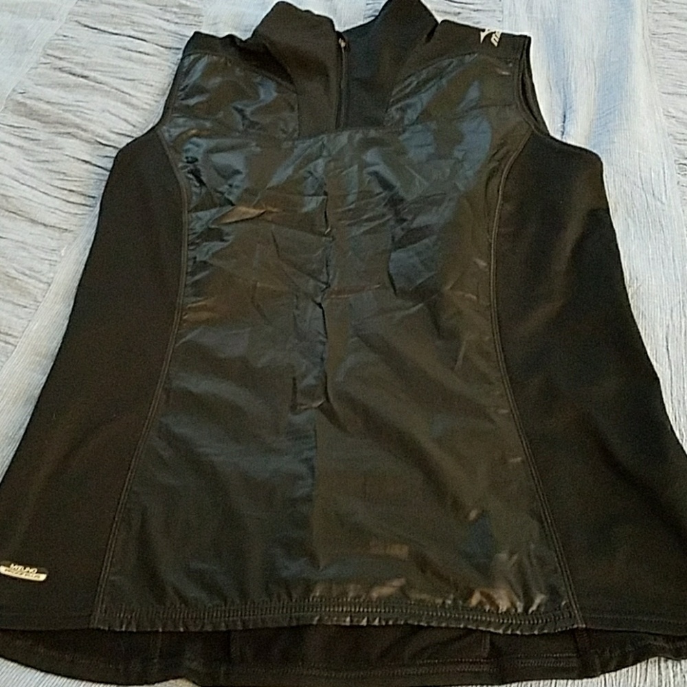 Mizuno windproof half zip running vest