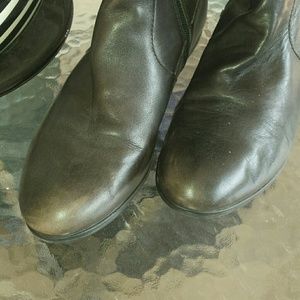 Born Leather boots