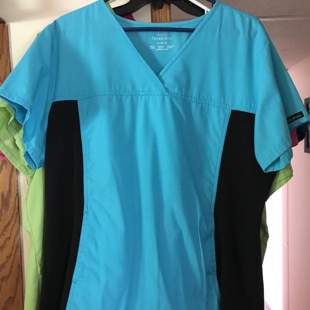 Scrub top