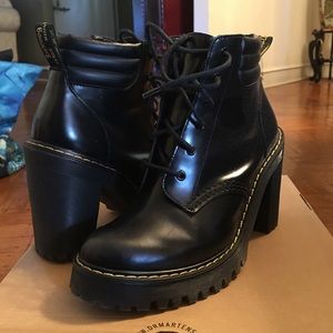 Dr. Marten Persephone 16735001