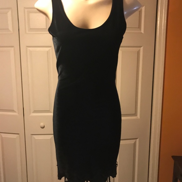 Holiday holiday 🎉 party, perfect little, black velvet dress made in Paris 🎁 - Picture 2 of 7