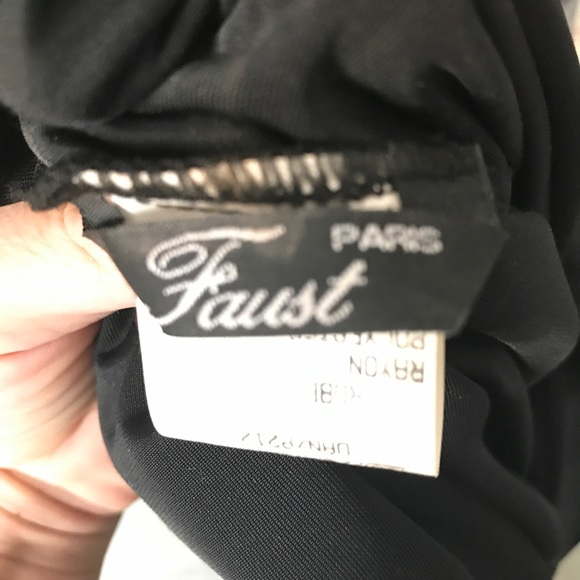 Holiday holiday 🎉 party, perfect little, black velvet dress made in Paris 🎁 - Picture 6 of 7