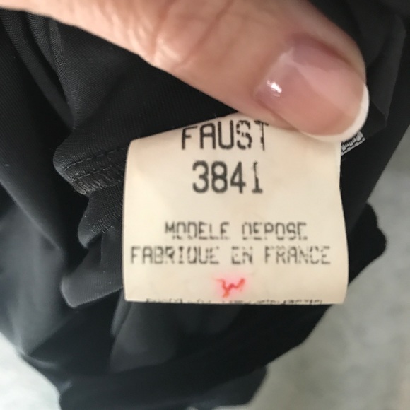 Holiday holiday 🎉 party, perfect little, black velvet dress made in Paris 🎁 - Picture 7 of 7