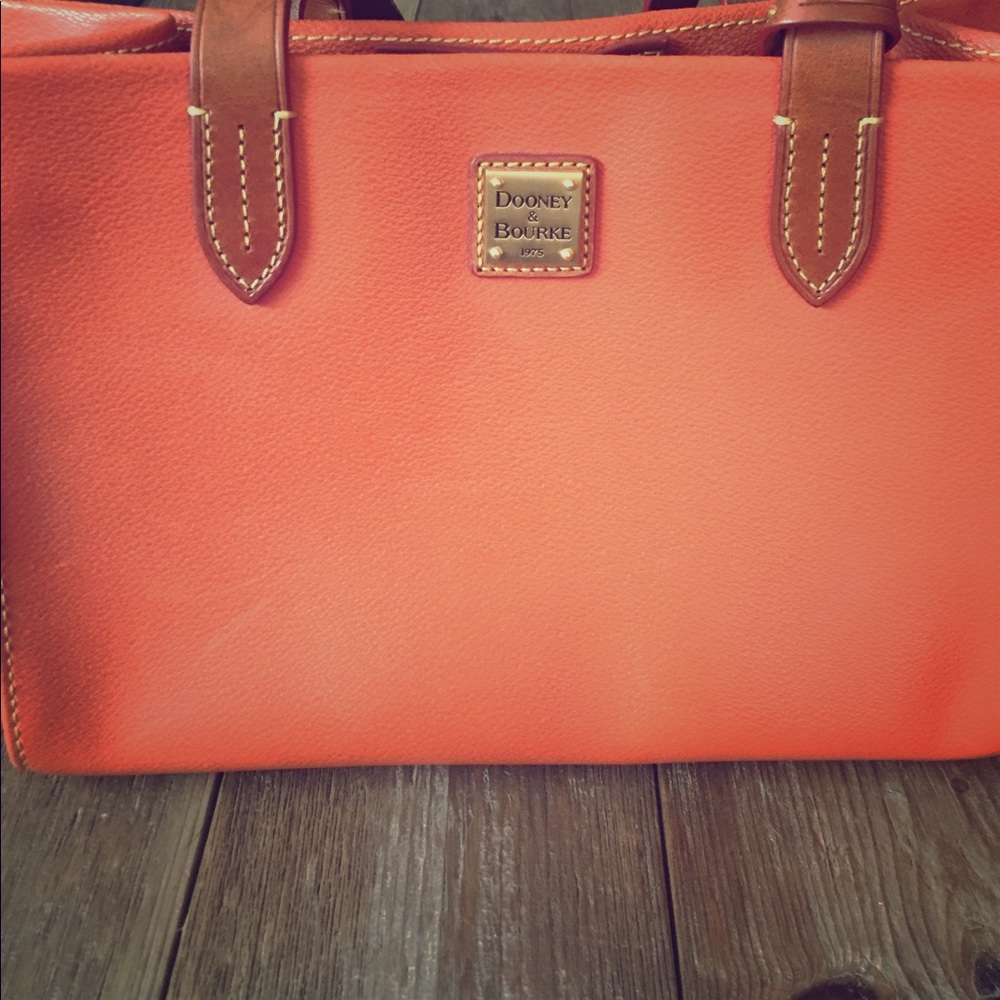 Dooney & Bourke Small shopper.