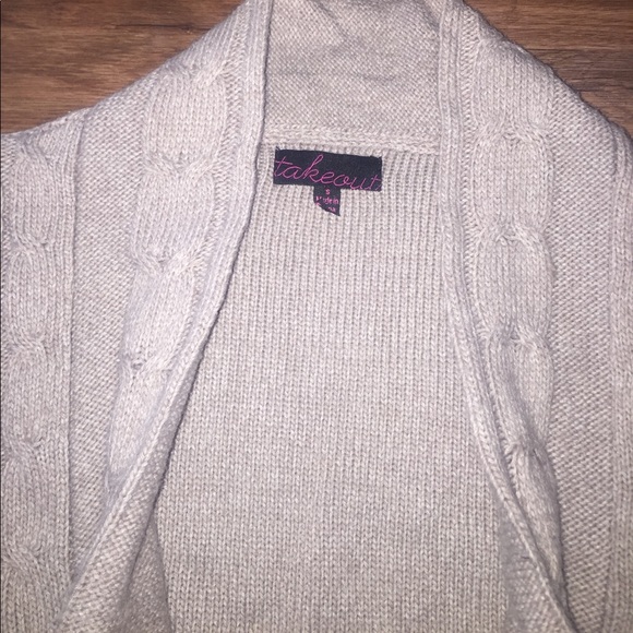 New Fall Item 🍁Tan Cardigan - Picture 3 of 3