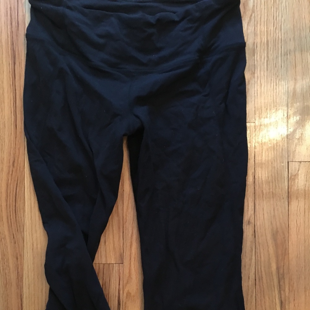 Lululemon cropped flare yoga pants
