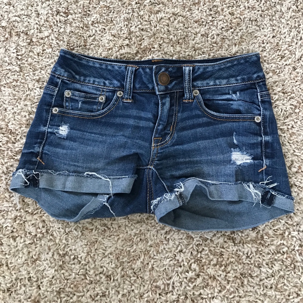 Size 00 super stretch AE shorts