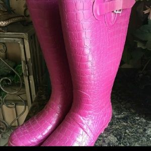 Avenue rubber rain boots