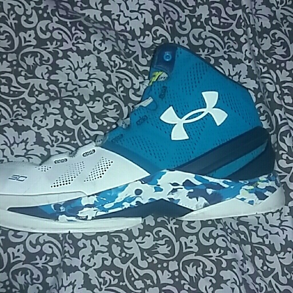 Curry 2s - Picture 1 of 2