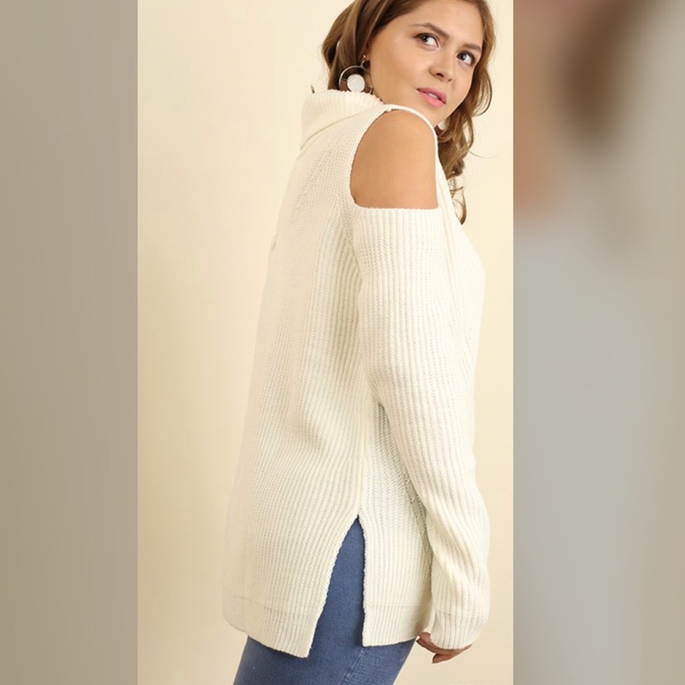 ✅✅ONE XL LEFT!✅✅Kelcie Cream Open Shoulder Sweater - Picture 2 of 3