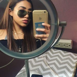 Meet your Posher, Nayeli