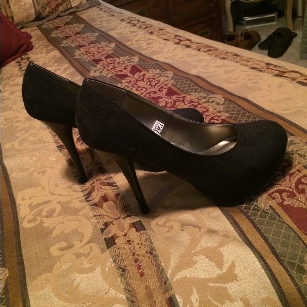 Size 7 Pumps, worn once