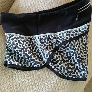 Lululemon speed shorts:) seafoam green/black dot