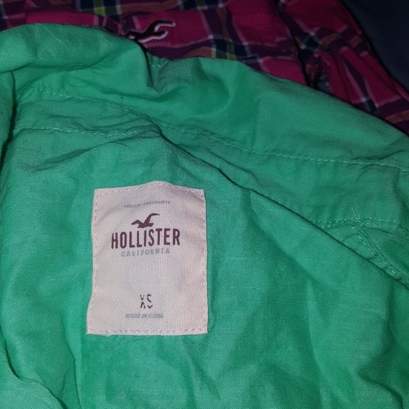 Button down - Picture 2 of 2