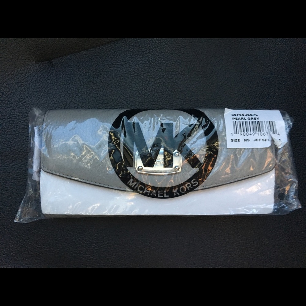 Michael Kors - BRAND NEW wallet!