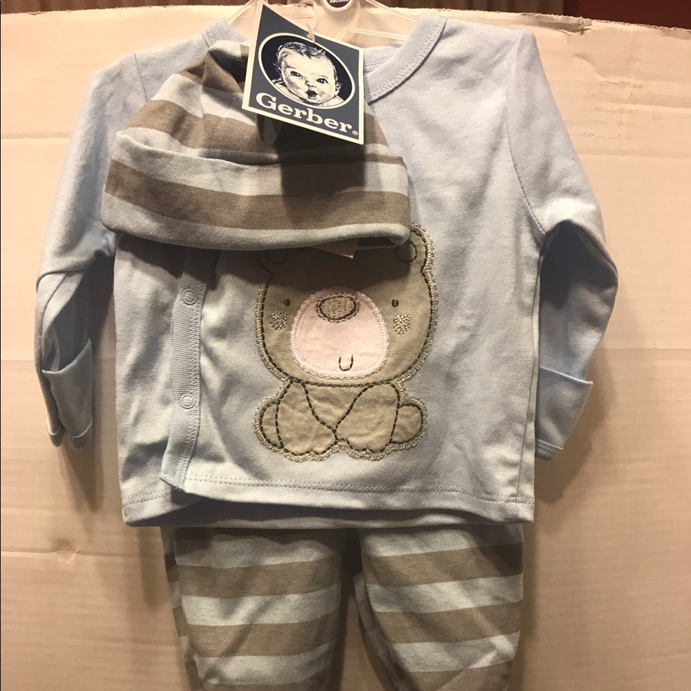 🎱3 piece Gerber outfit