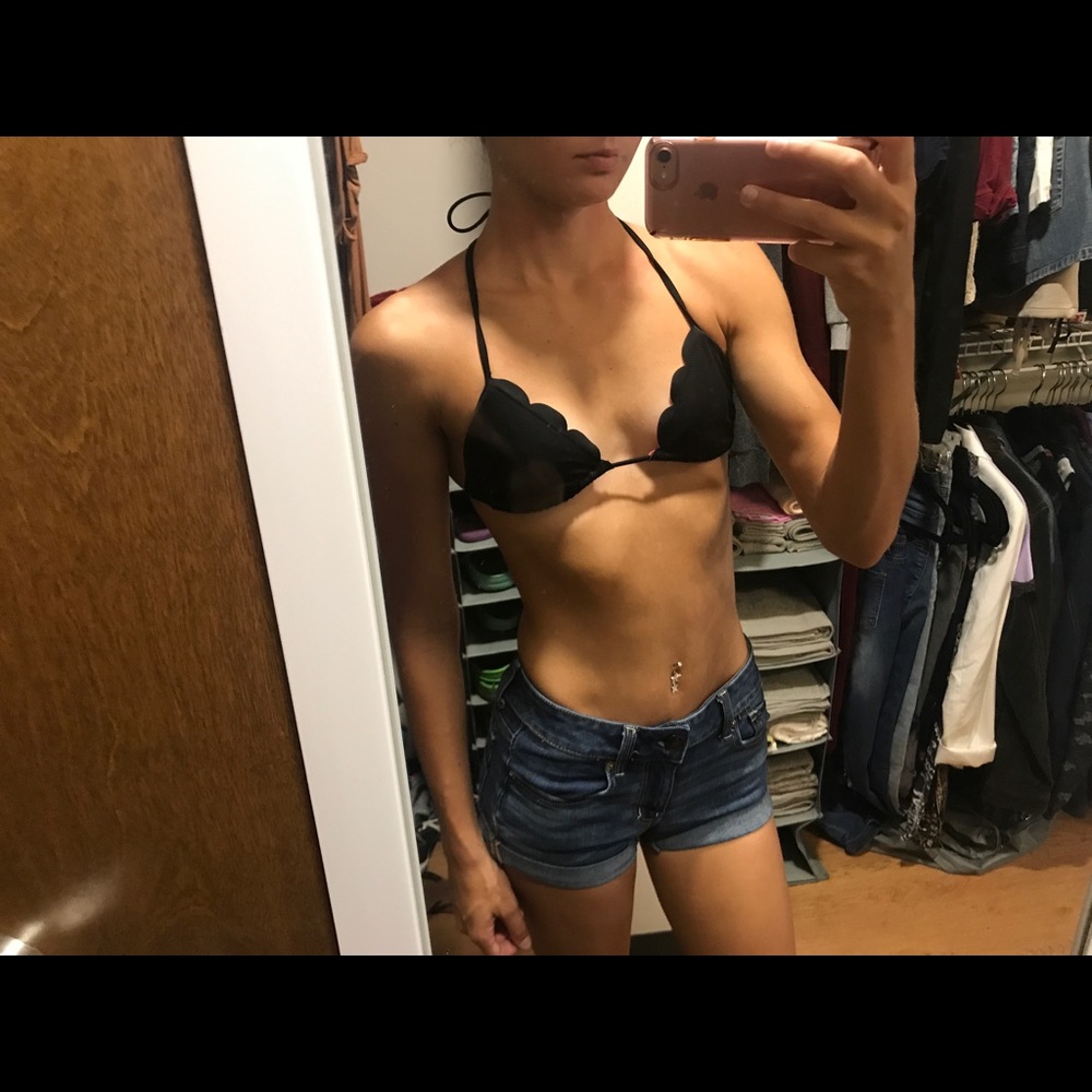 VS PINK Bikini top scalloped