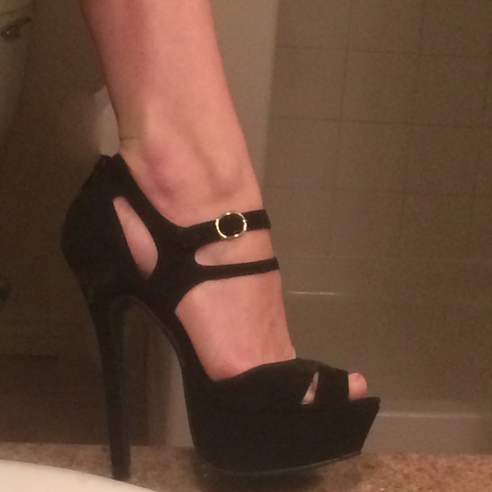 Black suede NWOT platform strapping heels