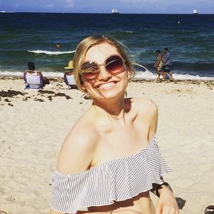 Meet your Posher, Casey