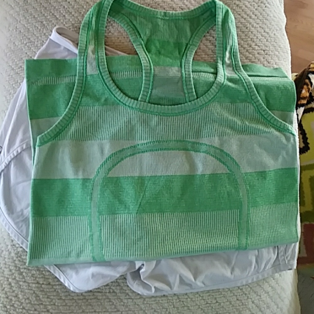 Lululemon run swiftly green stripe tank EUC
