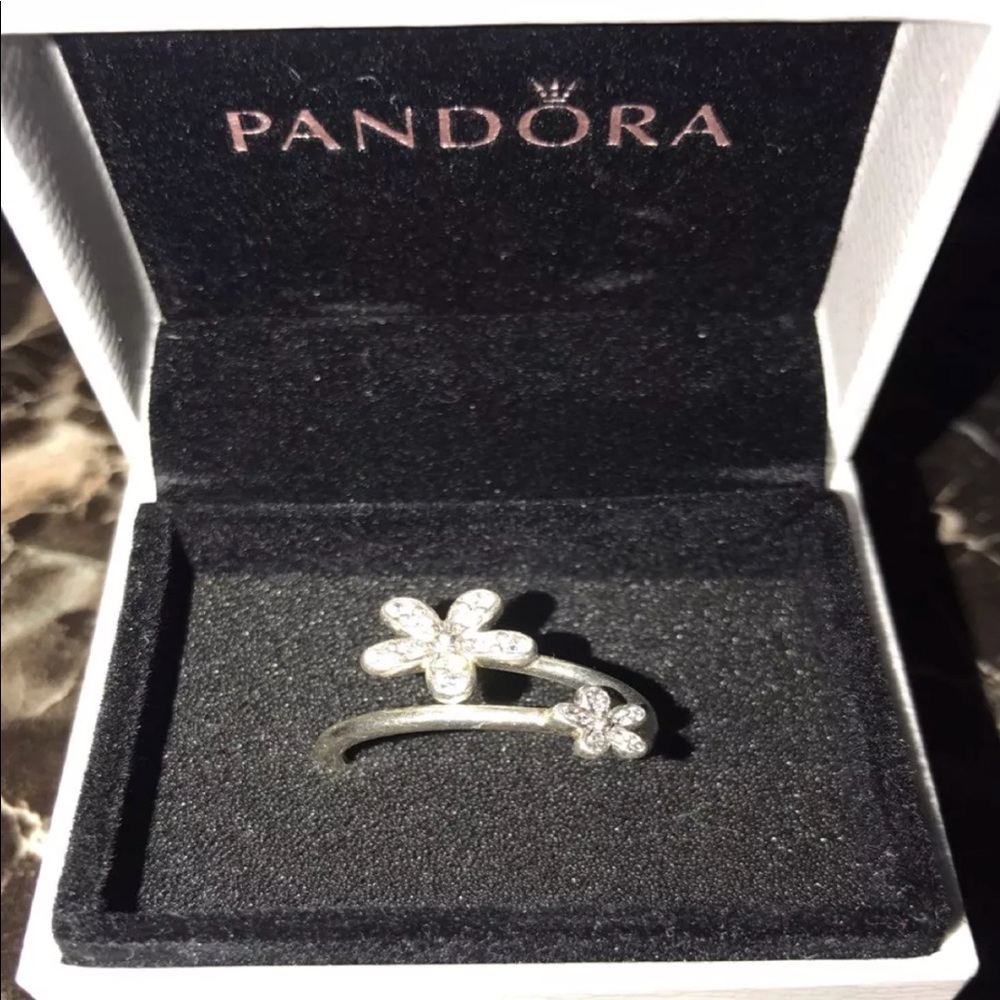 Pandora Dazzling Daisy Ring