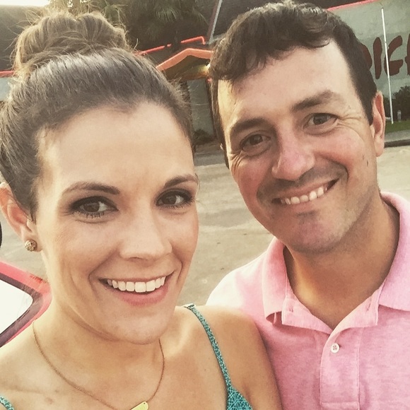 Meet your Posher, Erin - Picture 1 of 4