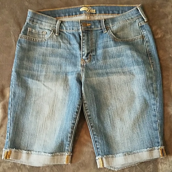 GAP Pants - ❤$3-GAP SHORTS