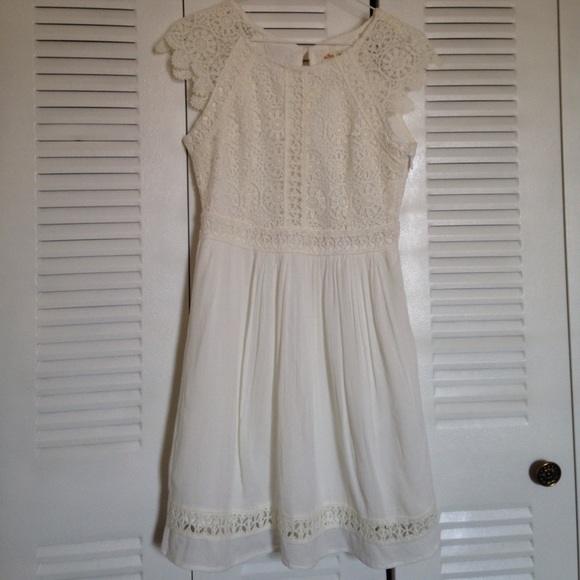 Hollister Dresses & Skirts - Lace Dress