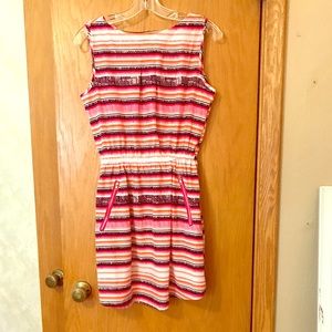 Striped sleeveless dress with zippered pockets