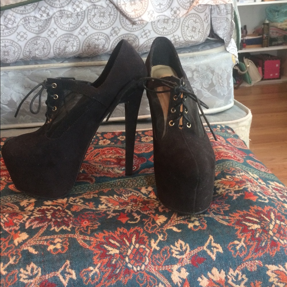 Sexy black heels