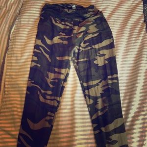 LuLaRoe OS leggings.