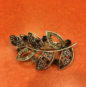 Vintage leaf hair clip
