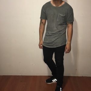 Men's long extended scallop tee scallop tee