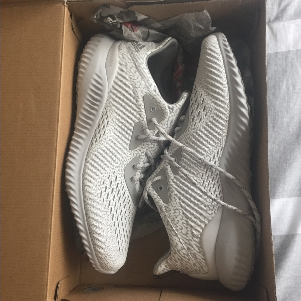 Adidas alphabounce