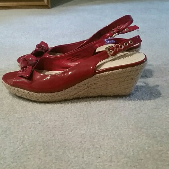 Red and tan wedges - Picture 2 of 4