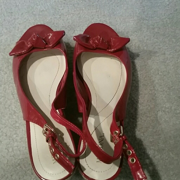 Red and tan wedges - Picture 3 of 4