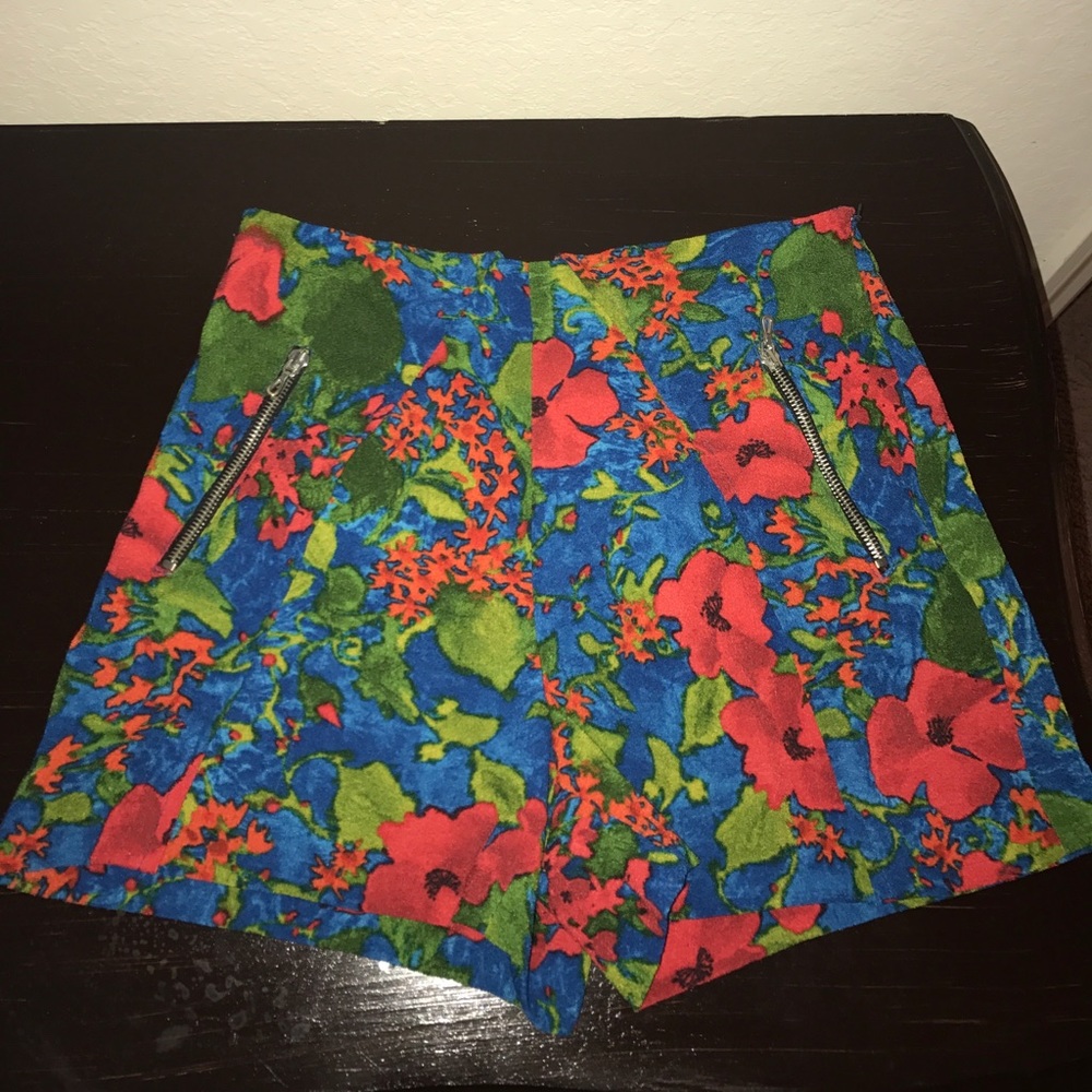 Zara Basic Floral Print High Waisted Shorts