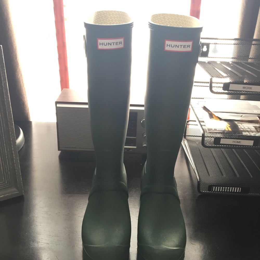 ARMY GREEN HUNTER BOOTS