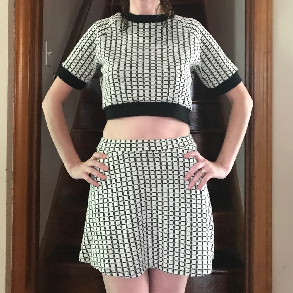 💥FLASH SALE💥Vintage 90's two piece crop&skirt.