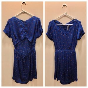 Vintage blue dress with flower detail