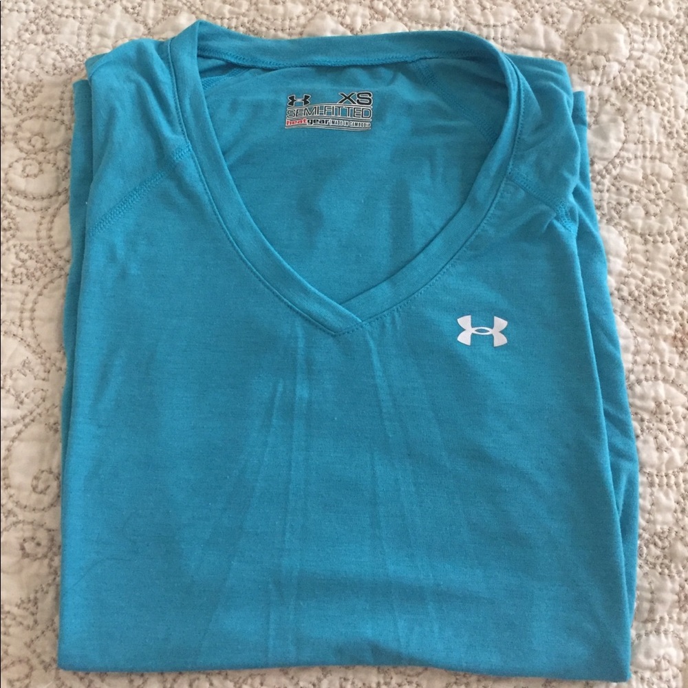 Authentic UnderAmour shirt 💙