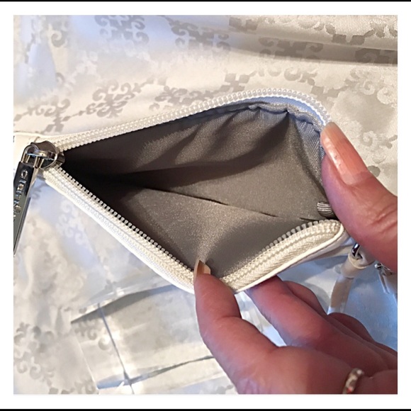 Ivory Wristlet - Picture 2 of 6